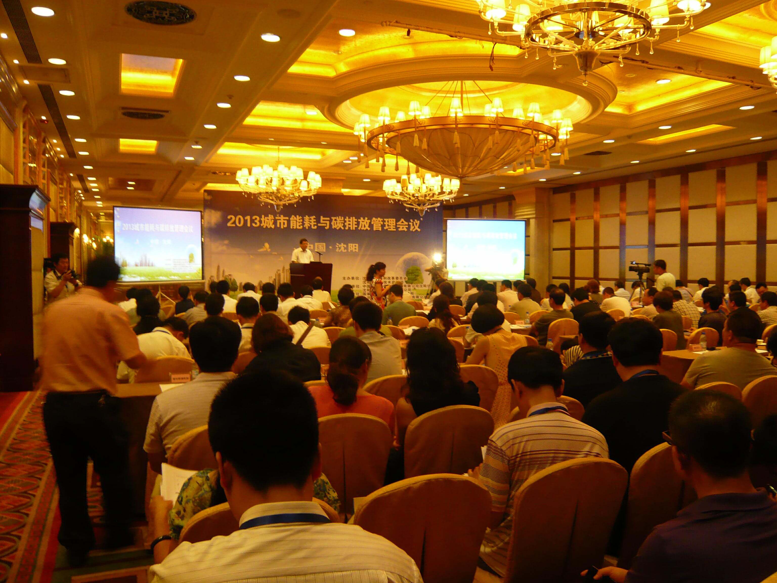 做口譯員的好處與挑戰(zhàn)